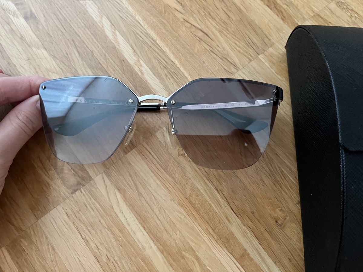 Prada Lunettes & Verres: Prada Sonnenbrille  – D'occasion à Pfäffikon SZ par Zitrone_100 1
