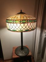 Tiffany Lampe mit Bronz Lampenfuss