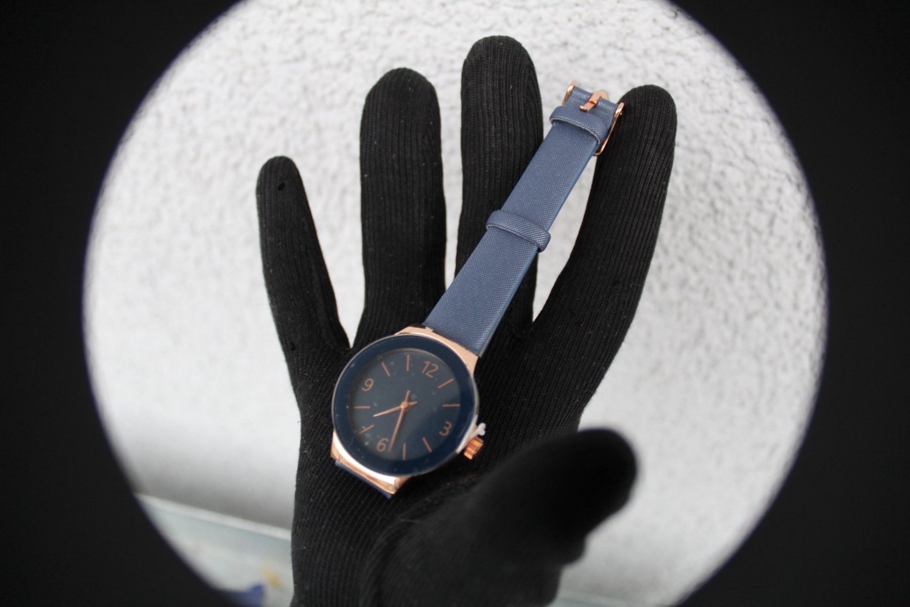 Orologi: Neue Damen Uhr, – Usato da Locarno venduto da madame-tus-sauds 1