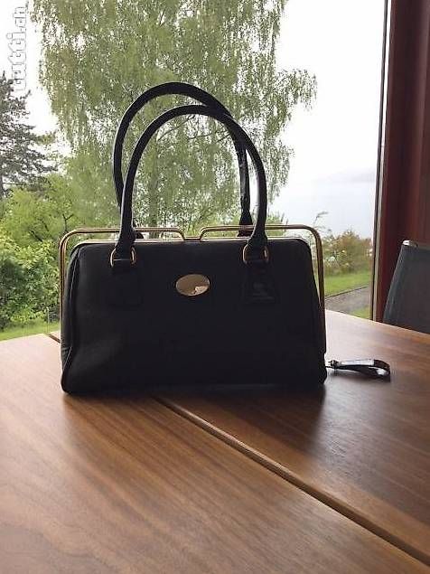 Borse da donna: Neue Handtasche in schwarz – Usato da Kehrsiten venduto da Mchopard