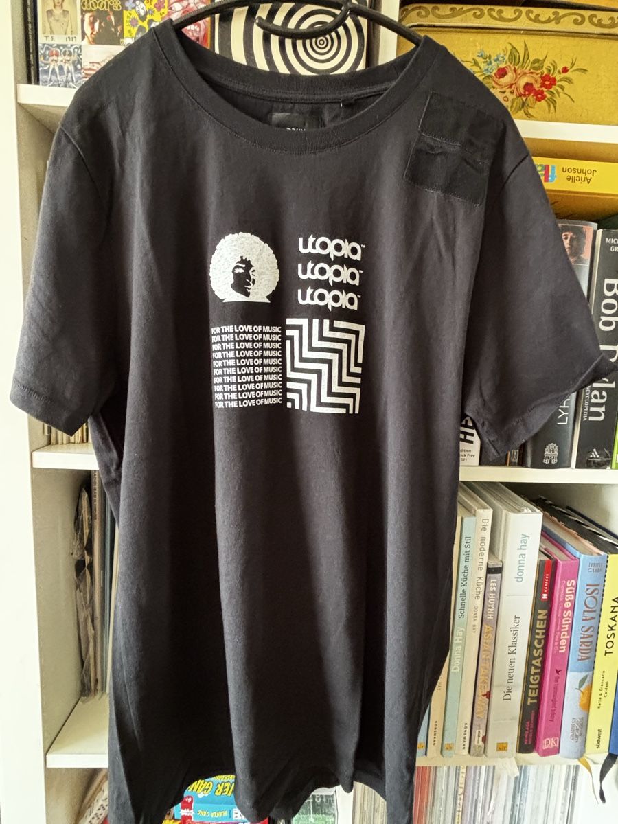 T-shirt: DRKN Utopia T-Shirt, Grösse L – Usato da Zürich venduto da CallMeAppetite