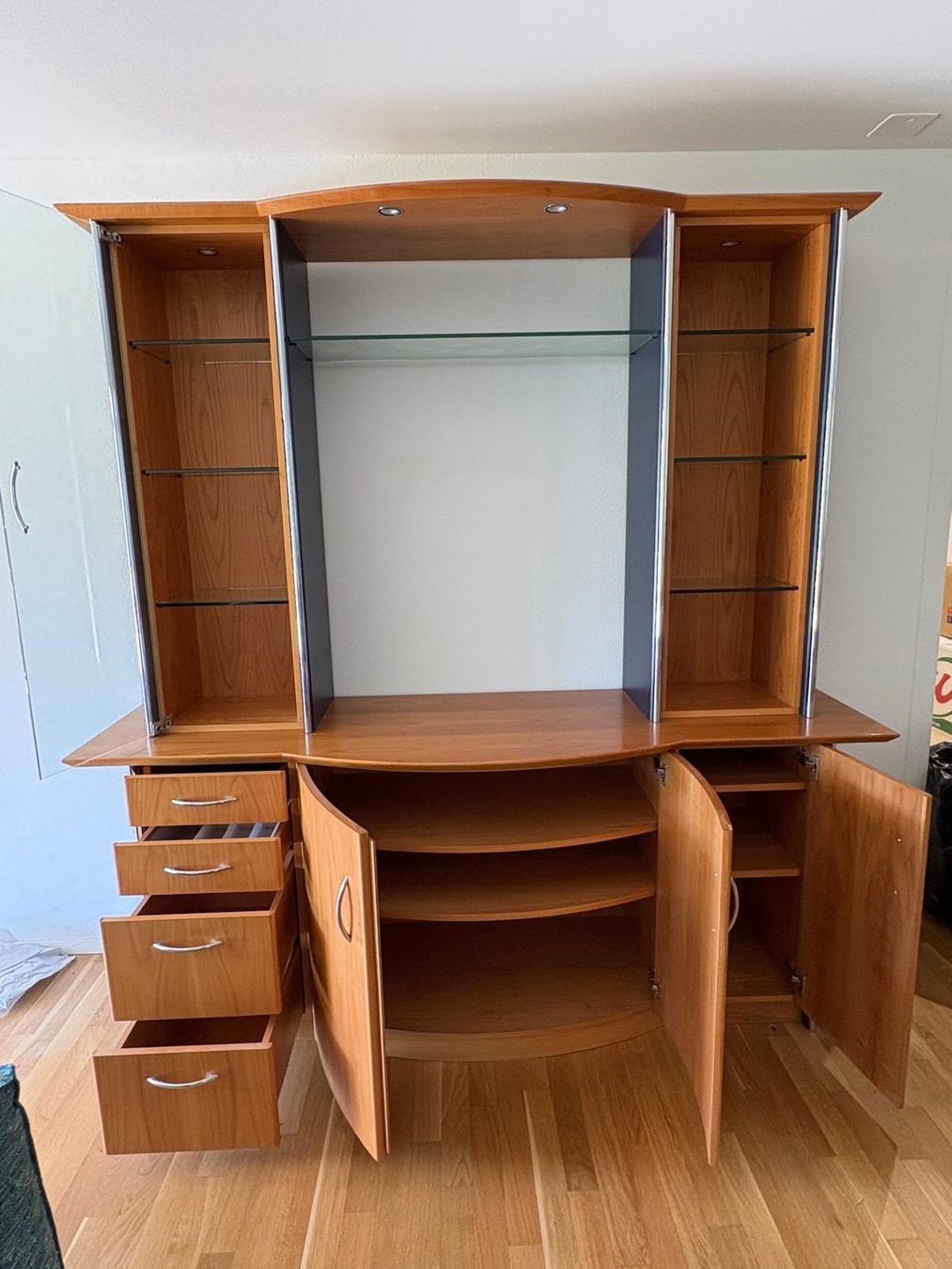 Vitrines: Vitrine / Wohnwand mit Beleuchtung – D'occasion à Klingnau par Umweltklinik 1