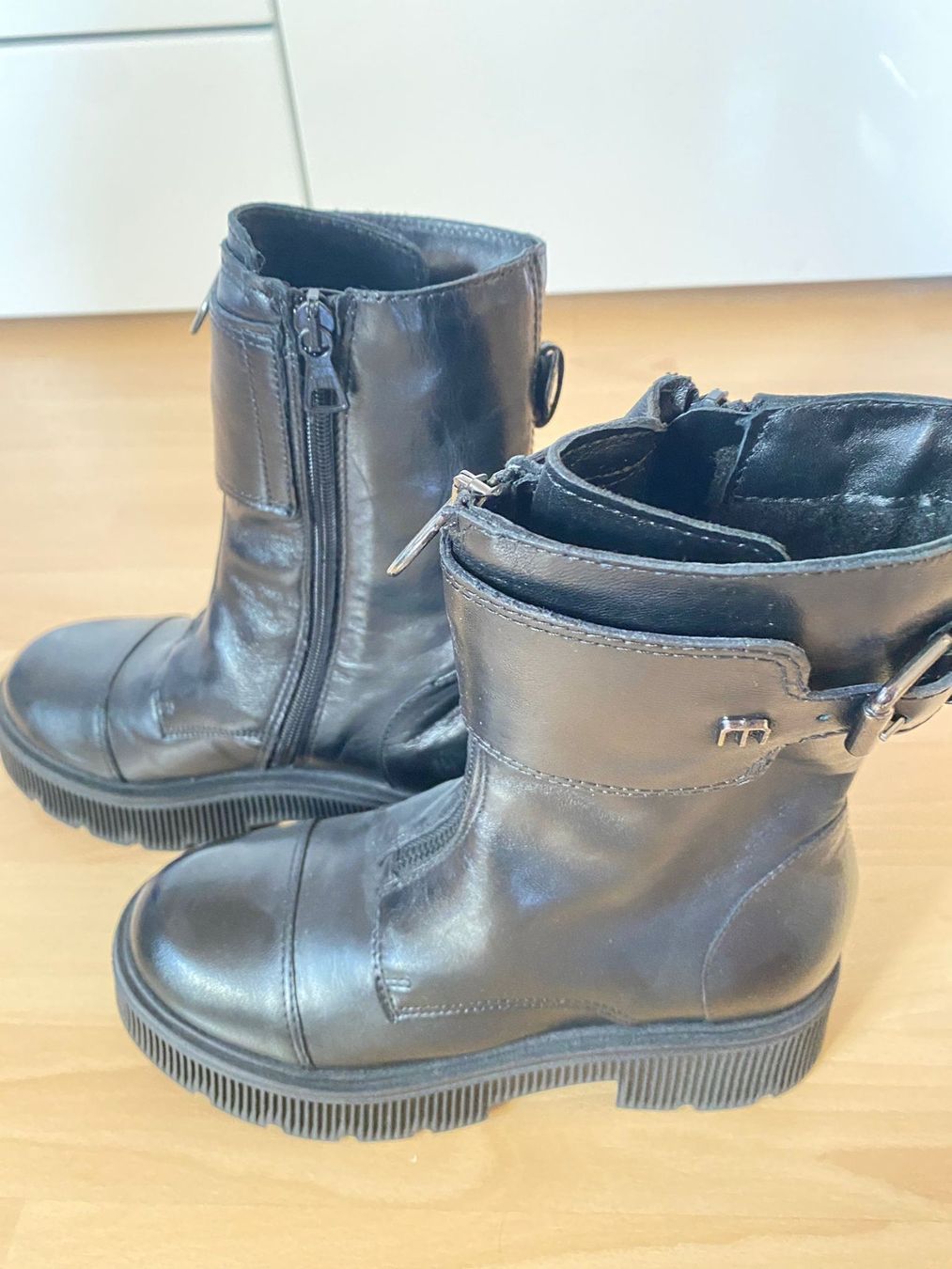 Scarpe da donna: Winterboots, Leder, neu, Gr. 36, schwarz – Nuovo (secondo la descrizione) da Rothrist venduto da lil_tg5m 1