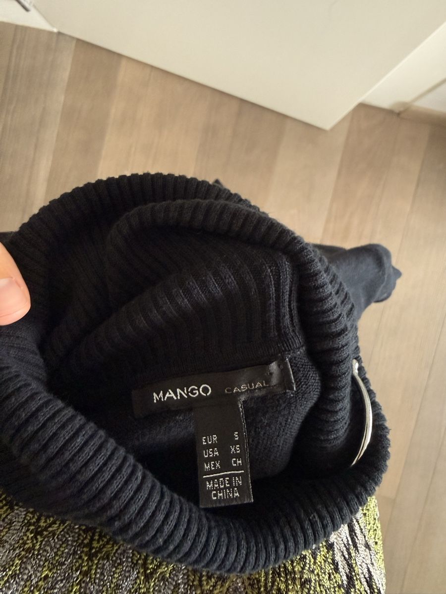 Mango Tops: Mango Black Turtleneck Sweater size S used – D'occasion à Meilen par tan_v628 1