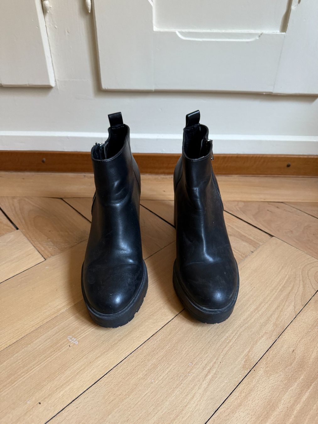Mango Chaussures femmes: MANGO - Stiefelette schwarz 41 – D'occasion à Zürich par Diazaio 1