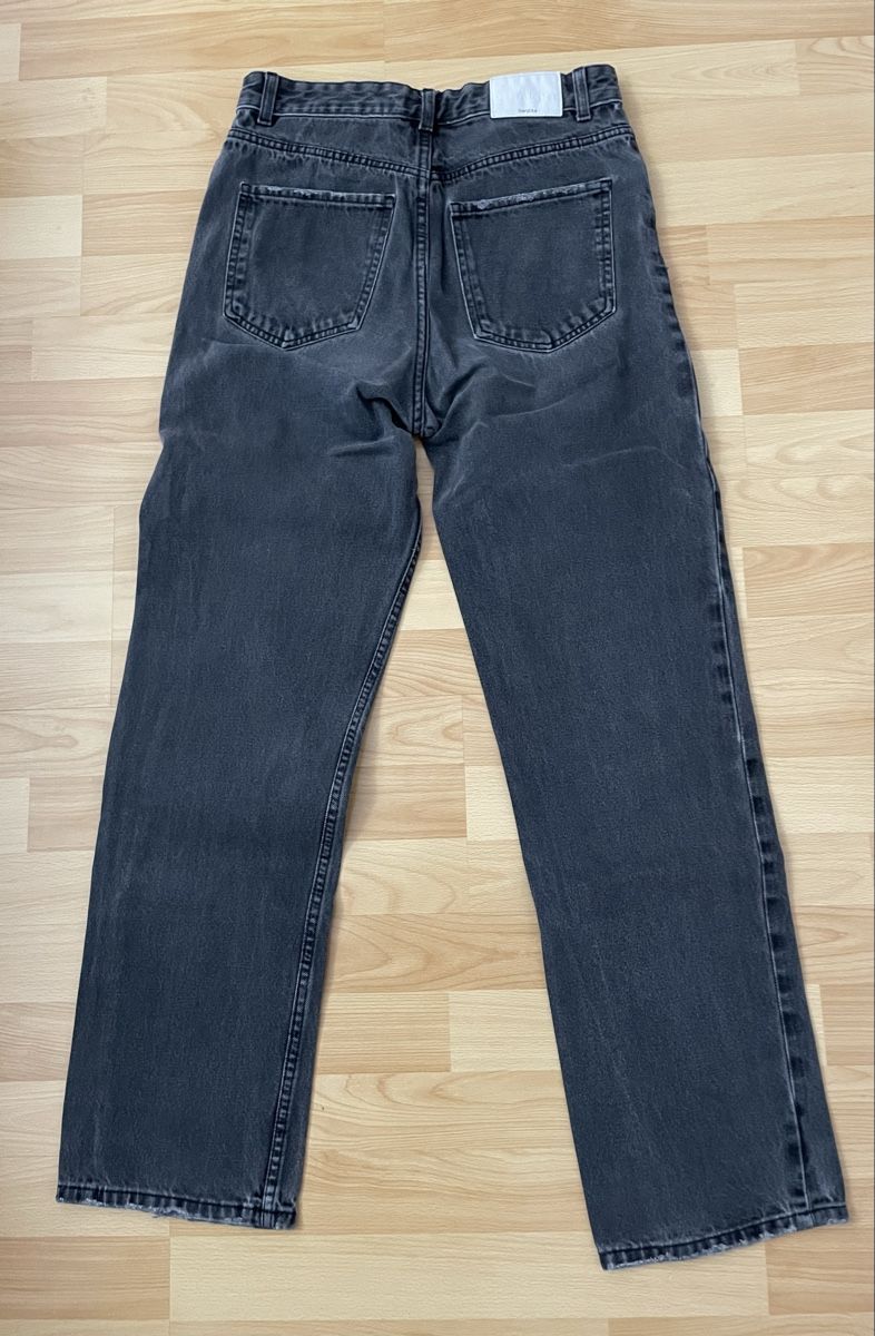 Bershka Jeans: Jeans droits – Usato da Chemin venduto da nzr_s6sy 2