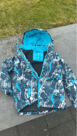 Tolle Winterjacke von Trevolution, Grösse 152 neuwertig