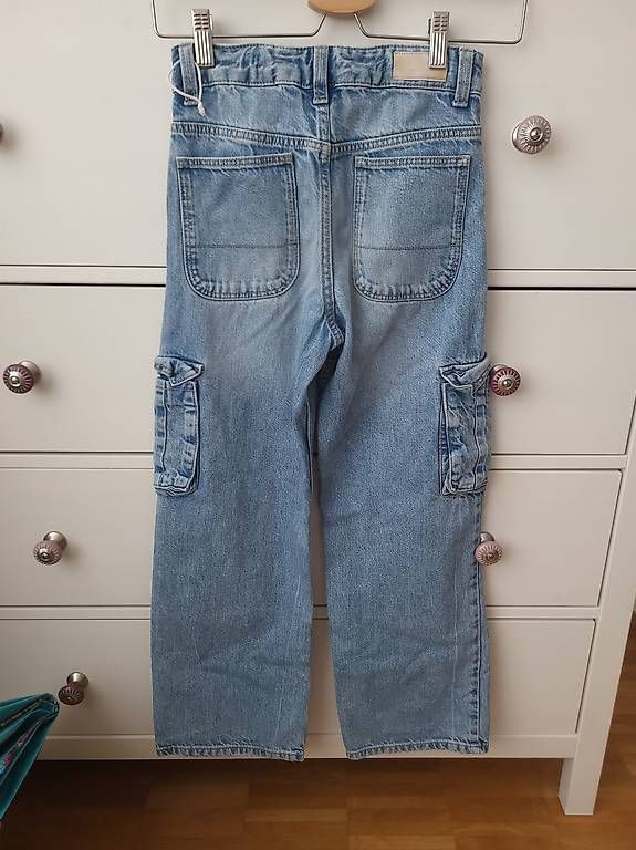Pantaloni: Mädchen Baggy Jeans Gr.134 – Usato da Oberaach venduto da Svea11 1