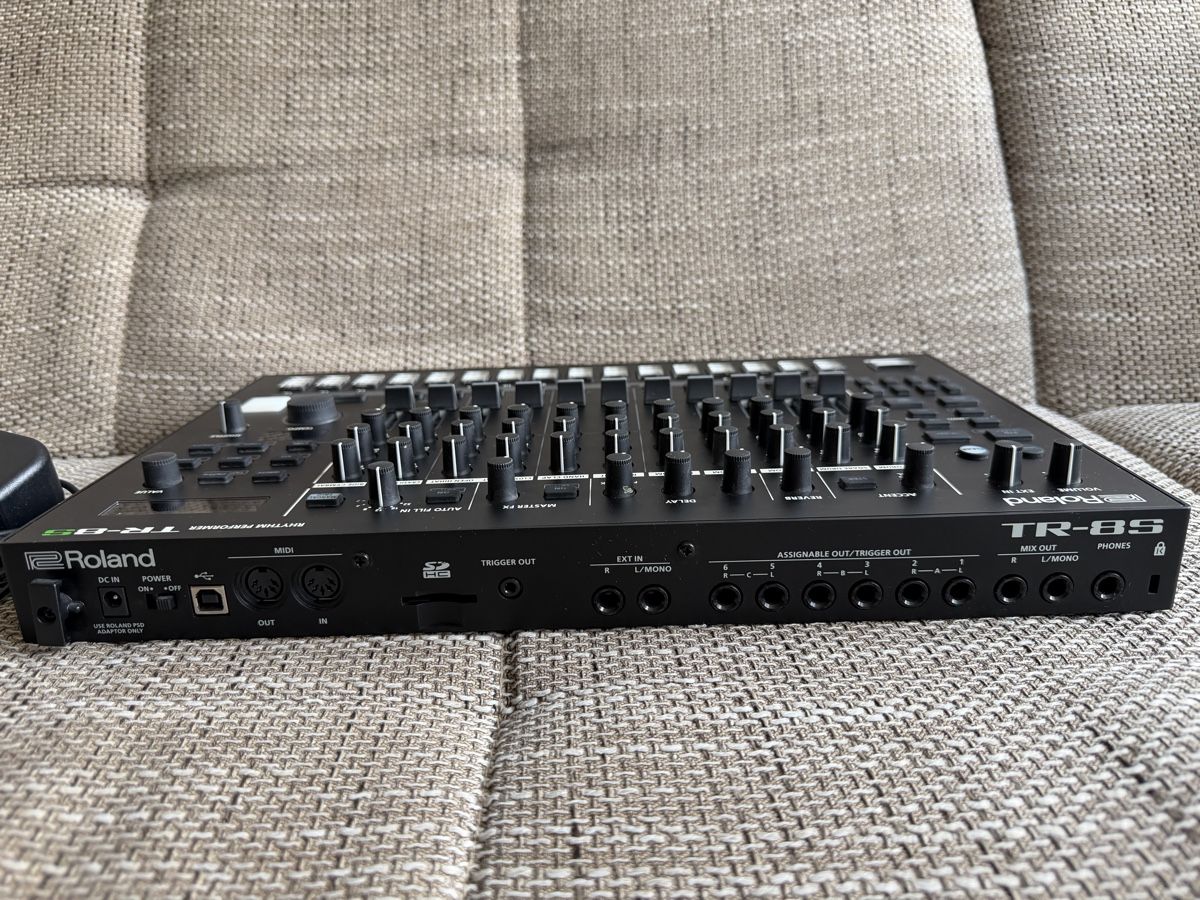 Roland Strumenti musicali: Roland TR-8S – Usato da Schaffhausen venduto da man_n65x 2