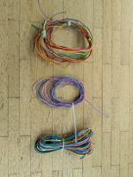 Bunte Litzenkabel, ideal für Bastelprojekte! 