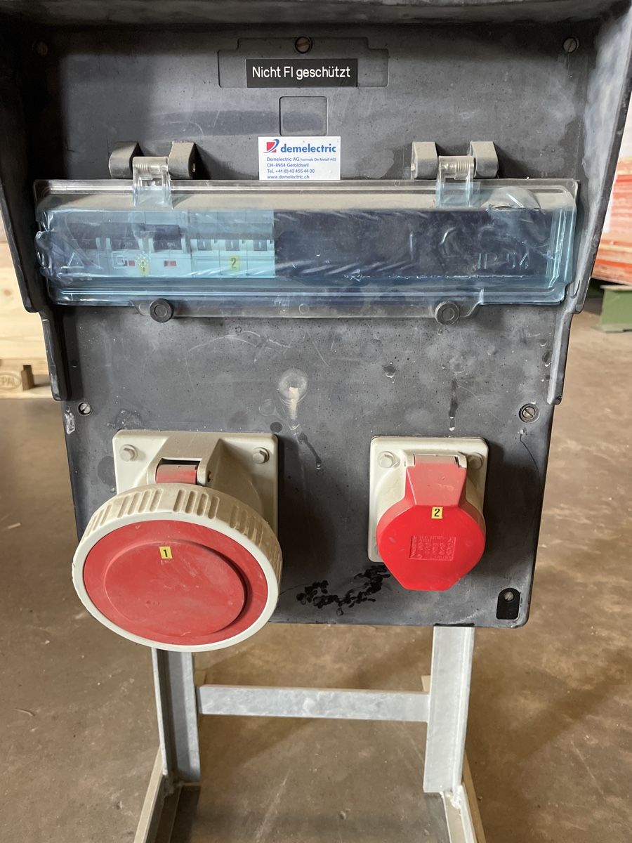 Electrotechnique: Baustromverteiler – D'occasion à Eschenbach SG par Roger-Fuss