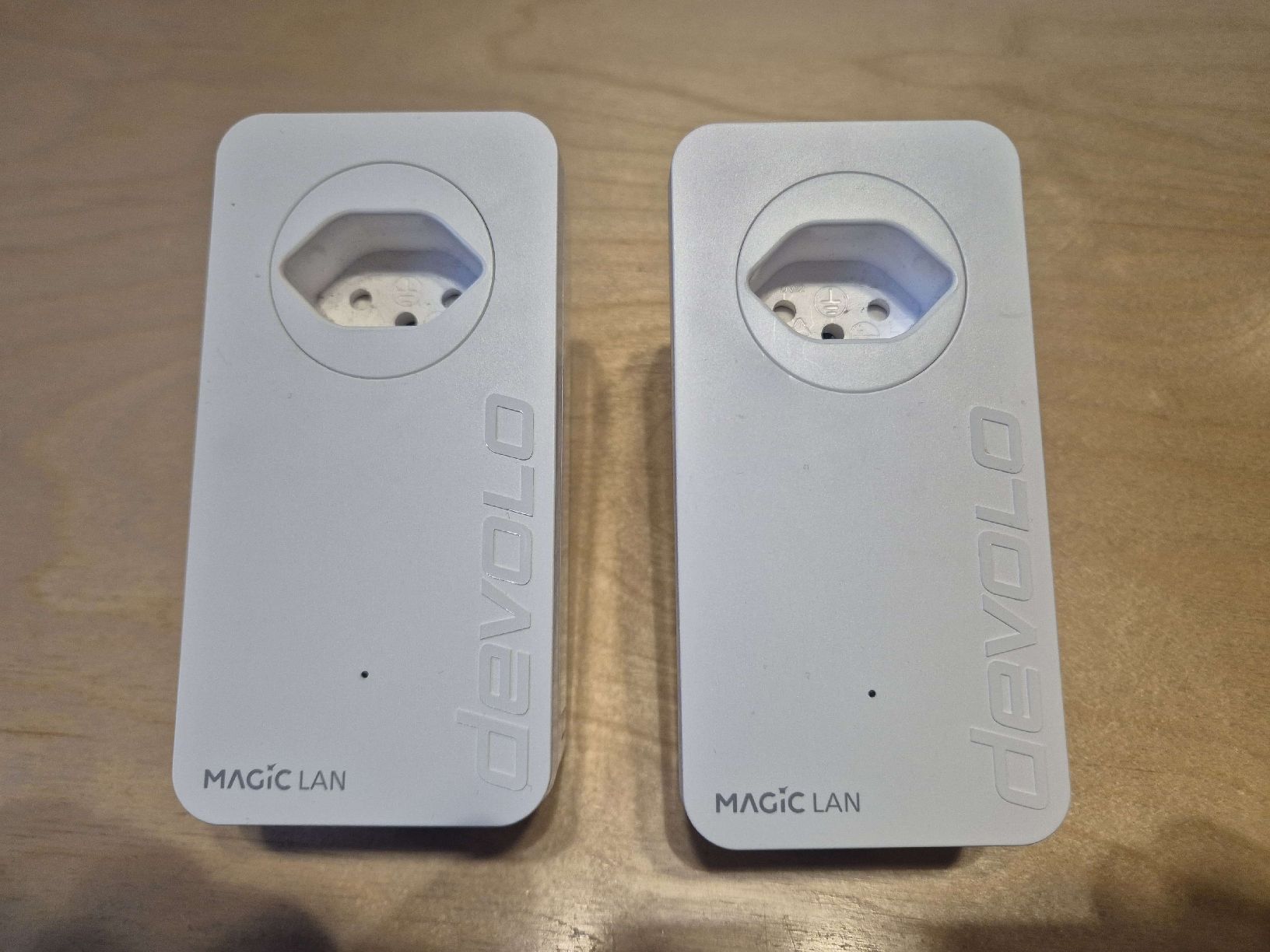 Devolo Laufwerke & Adapter: Devolo Magic LAN 2er Set Powerline Adapter weiss – Gebraucht aus Busswil BE von Thomthom1