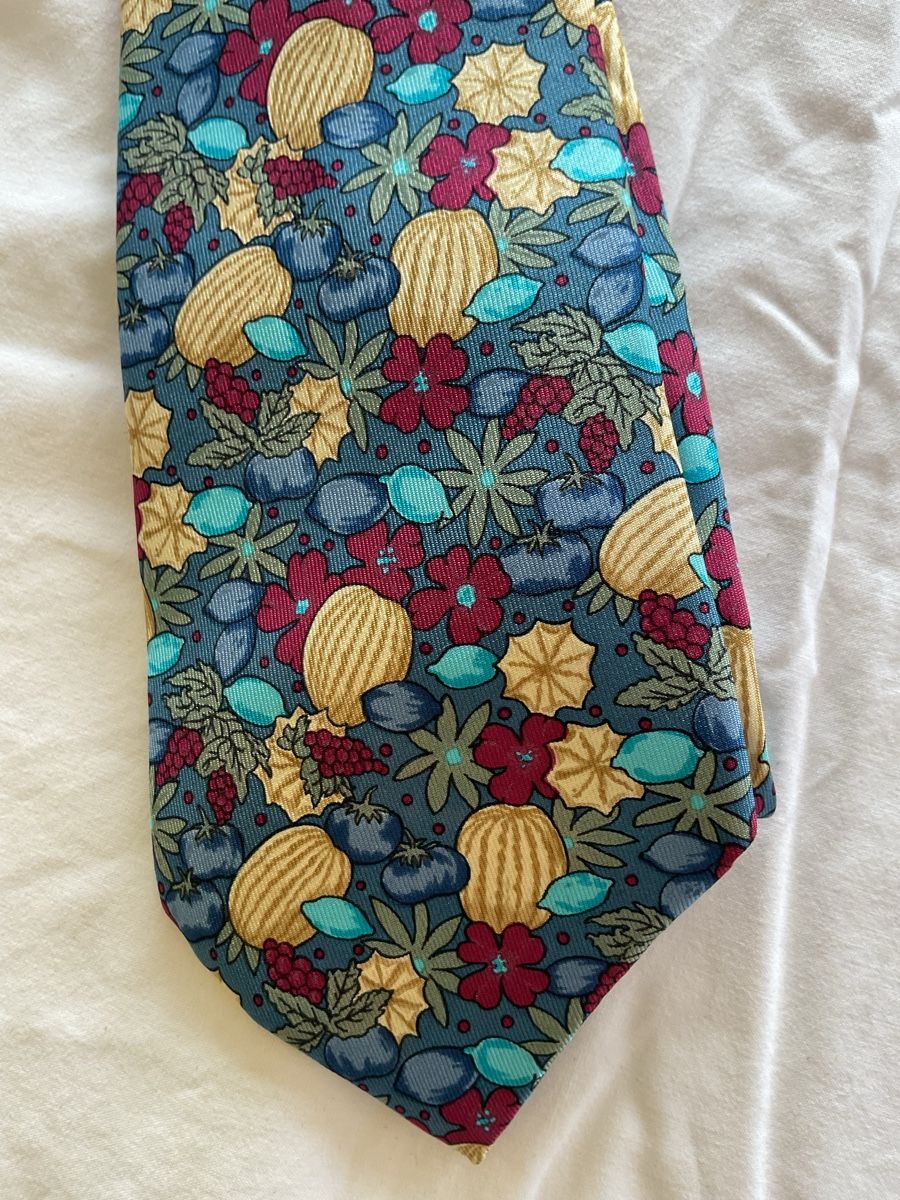 Hermès Krawatten: Hermès Tie - Floral & Fruit Pattern - classic design - 100% – Neu (gemäss Beschreibung) aus Baar von pau_gyx6