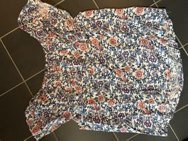 Blouse à volant / T. 176 - 16 ans