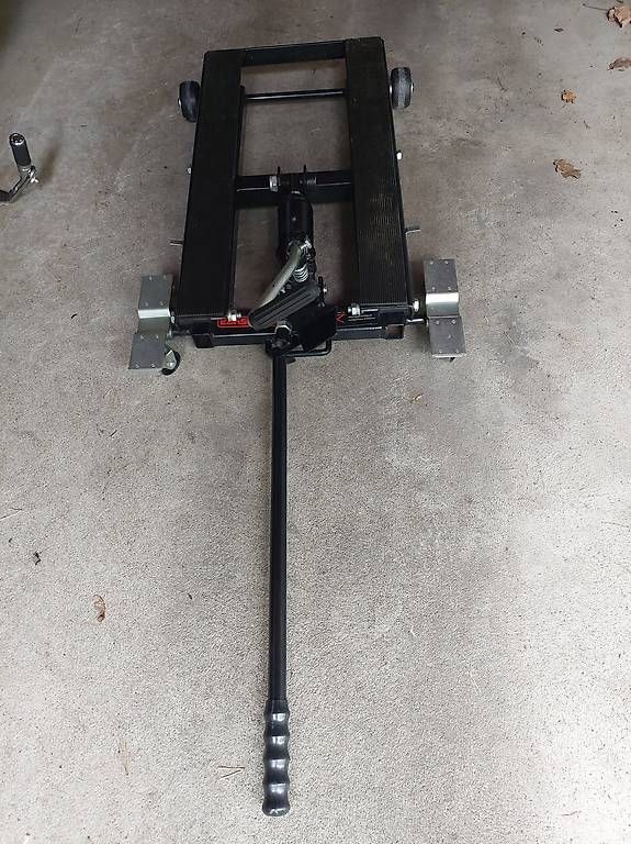 Piattaforme elevatrici: Motorrad Montagelift Con Stand – Usato da Niederglatt venduto da Tatanka5 1