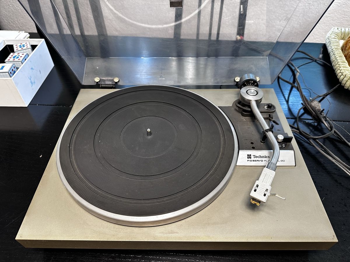 Technics Plattenspieler: Technics SL-20 – Gebraucht aus Biel/Bienne von yuliyabiel