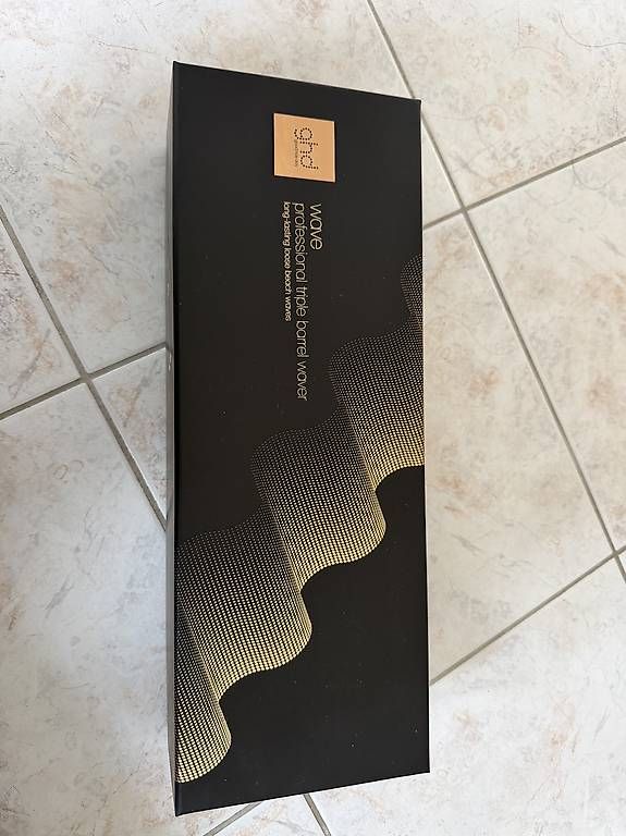 GHD Lockenstäbe & Haarglätter: GHD Triple Barrel Waver – Neu (gemäss Beschreibung) aus Merenschwand von pinkstar02