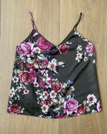 Blumiges Top in Khaki Gr. S