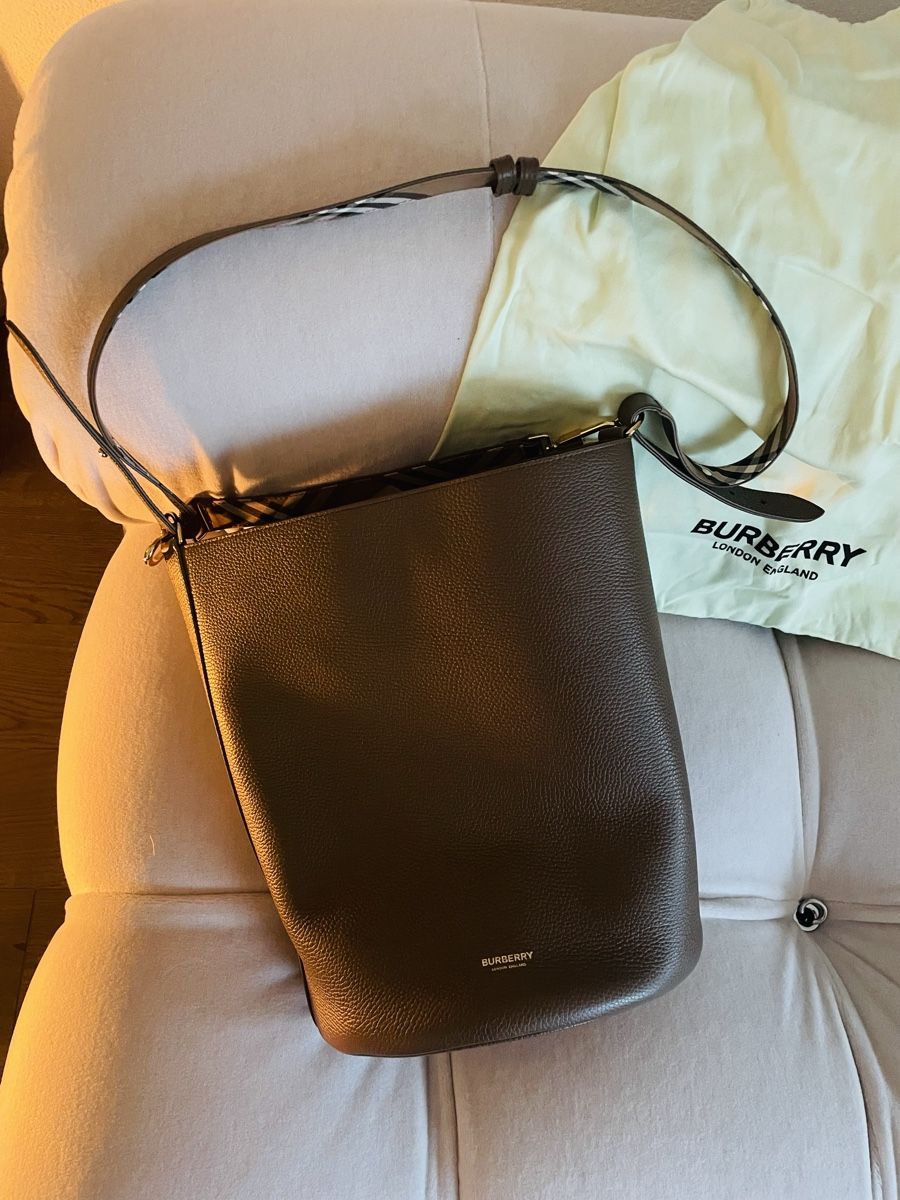 Burberry Borse da donna: Bucket Bag NEU, Burberry – Nuovo e nell'imballaggio originale da Tägerwilen venduto da CarolinaHerrera