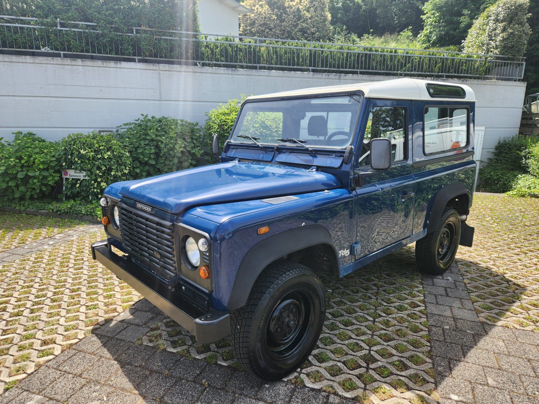 Land Rover Automobili: Defender 90 SW 2.5 Td5 – Difettoso da Feusisberg venduto da Rudolph0968