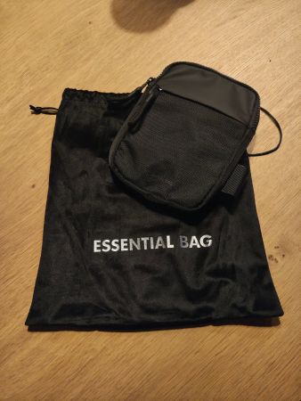 Essential Bag Sling Bag 2.0 - Schwarz