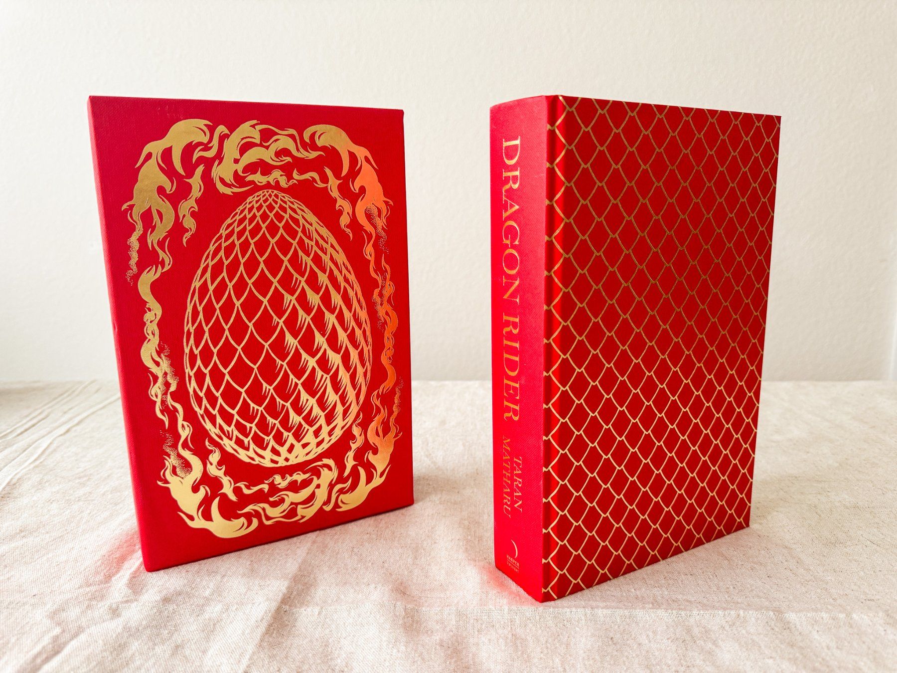 Libri: Dragon Rider - Taran Matharu - Special Edition mit Slipcase – Nuovo (secondo la descrizione) da Uzwil venduto da Lintu 1