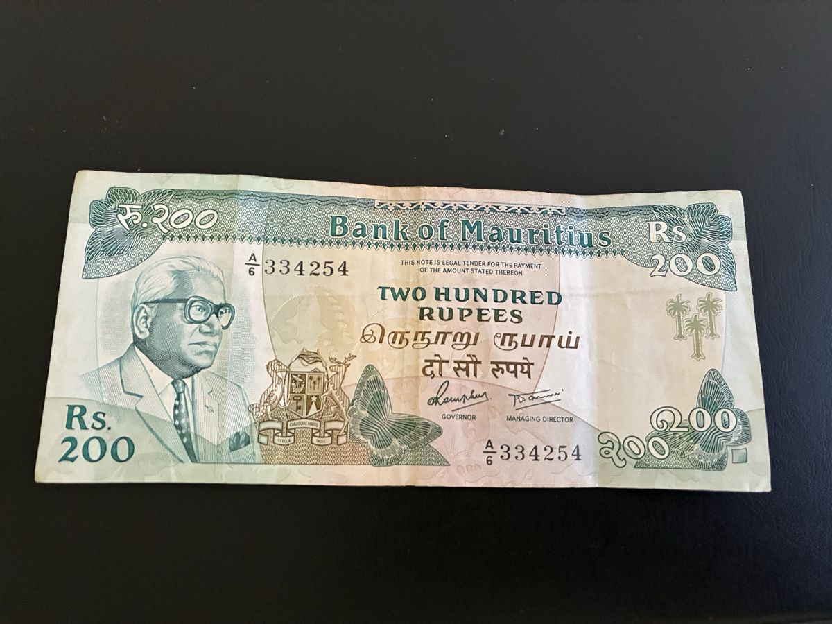 Billets de banque: 200 ruppes  – D'occasion à Dällikon par Woldbanknoten
