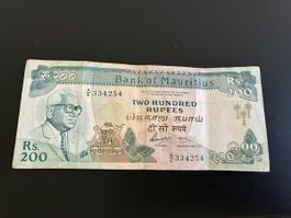 200 ruppes 