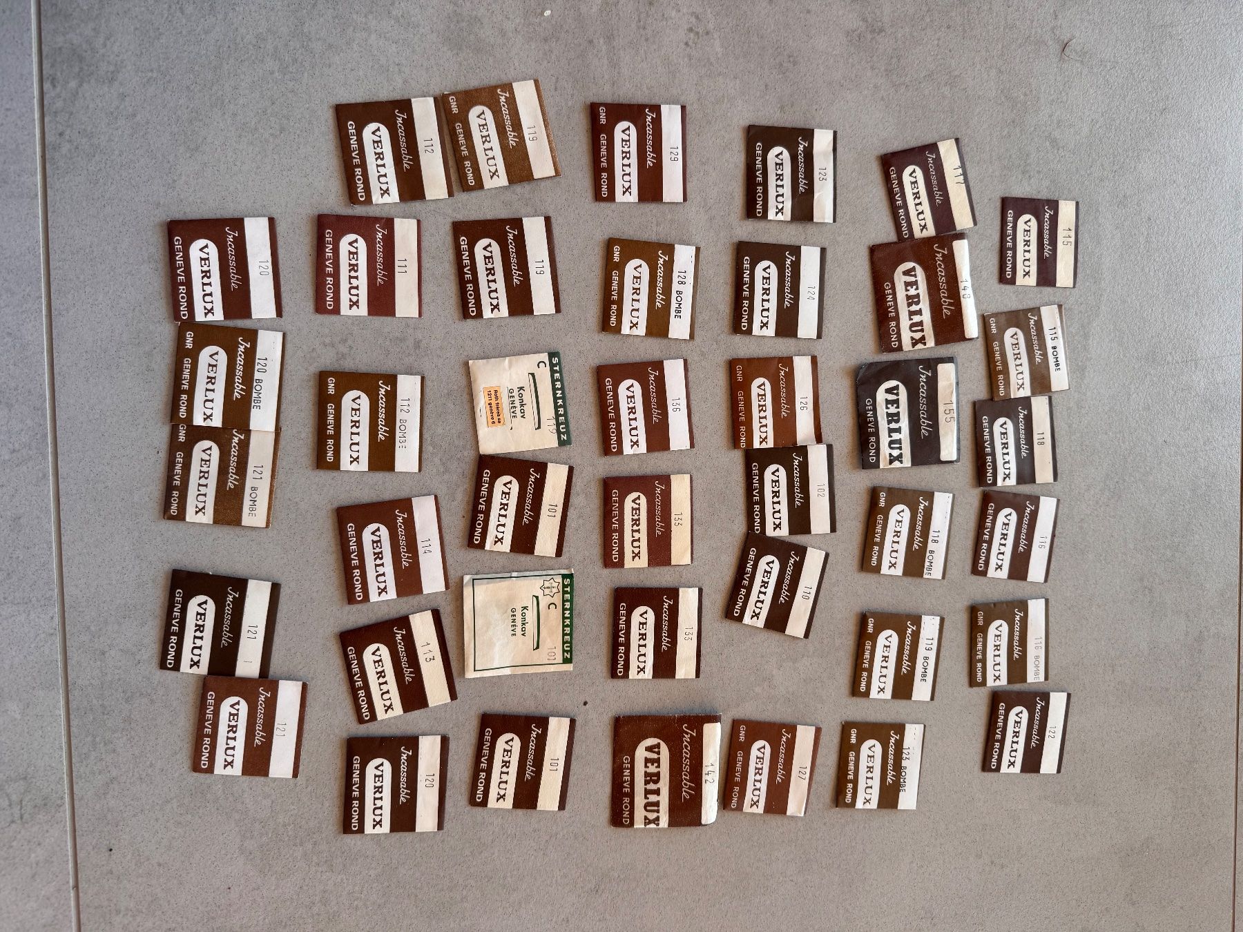 Orologi: Watchmaker lot 40 crystal small sizes – Nuovo (secondo la descrizione) da Arzier-Le Muids venduto da Avanna 2