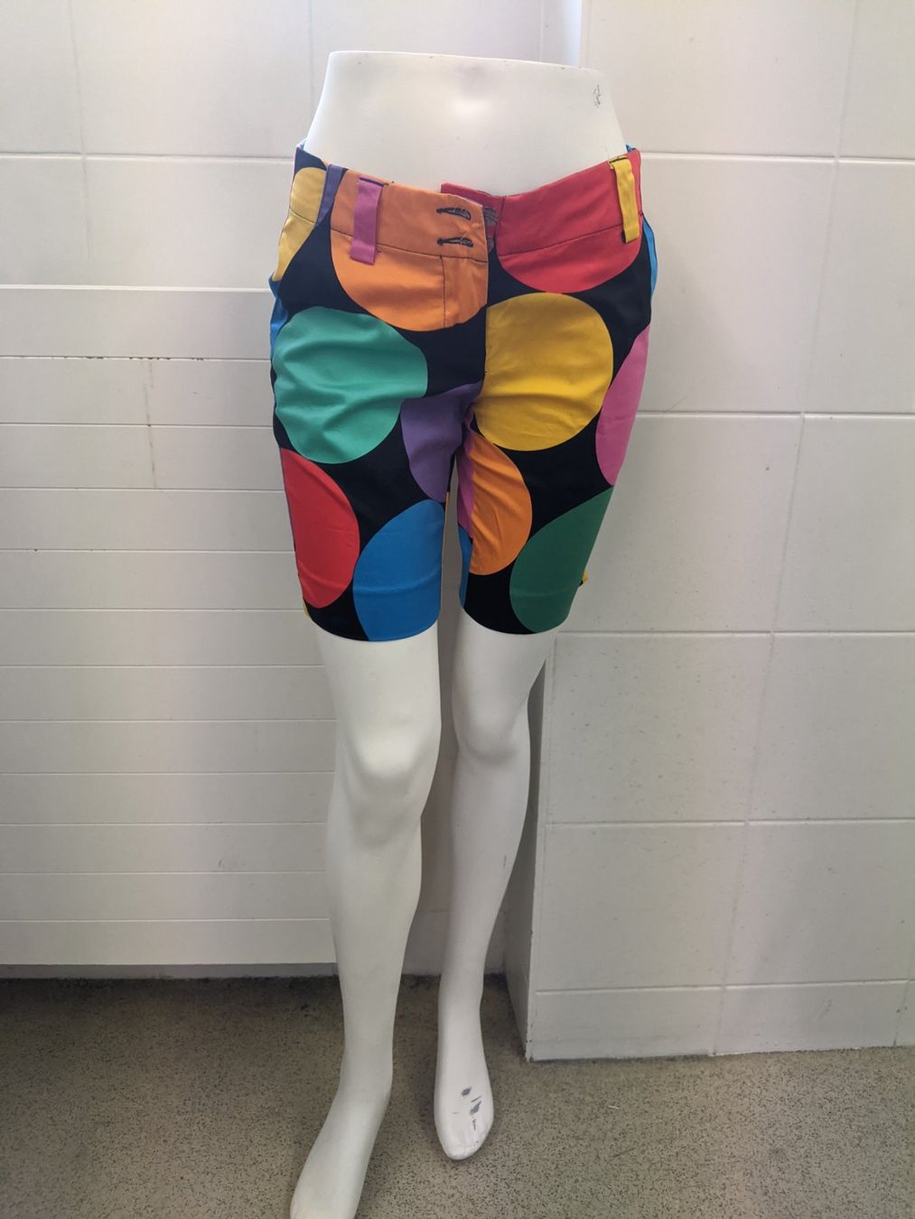 Pantaloni: Damen Shorts Gr 10 – Nuovo (secondo la descrizione) da Langnau am Albis venduto da Judithsebi