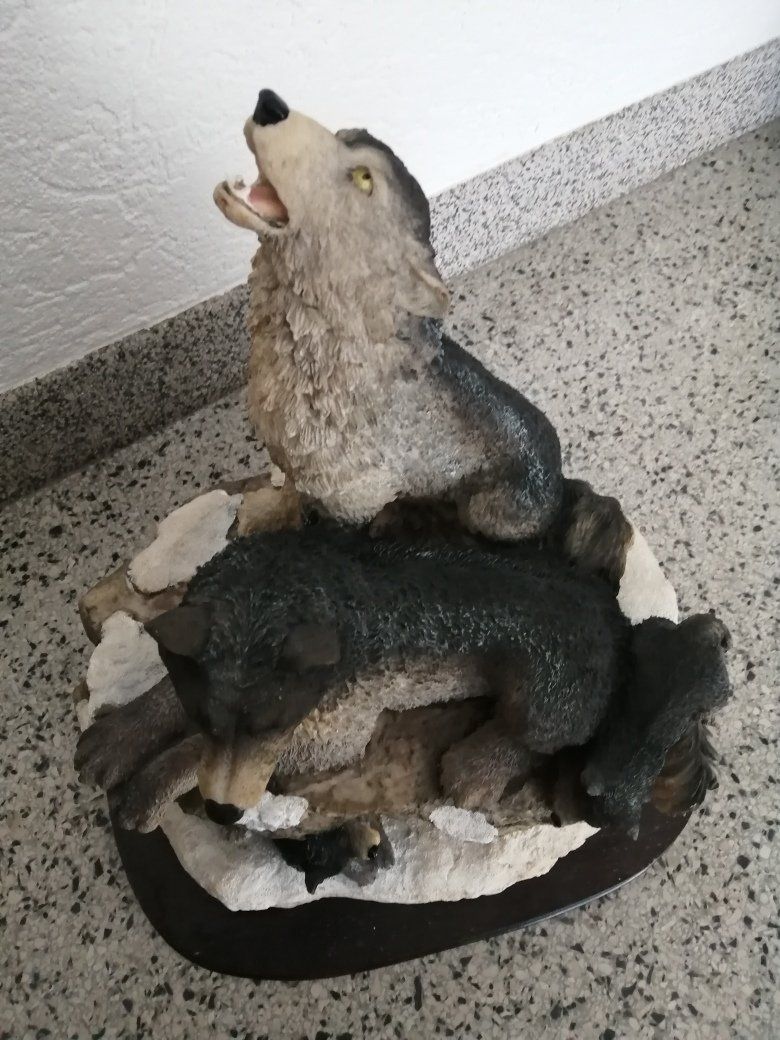 Figuren: Wolfsfamilie auf Felsen – Gebraucht aus Thun von Pemoya