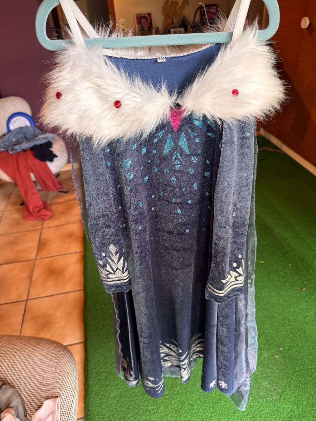 Costumi: Elsa Kostüm Gr.122 – Usato da Bettwil venduto da Peppine 2