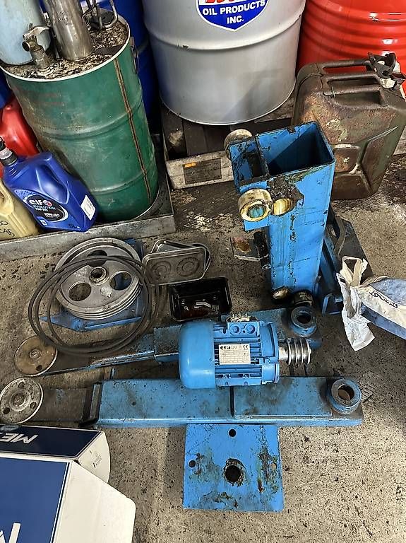 Piattaforme elevatrici & Crick: Lift OMCN  – Usato da Mezzovico venduto da Garagebazzy93 2