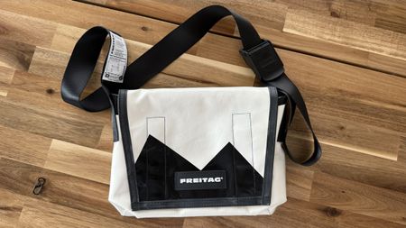 FREITAG F11 LASSIE NEW