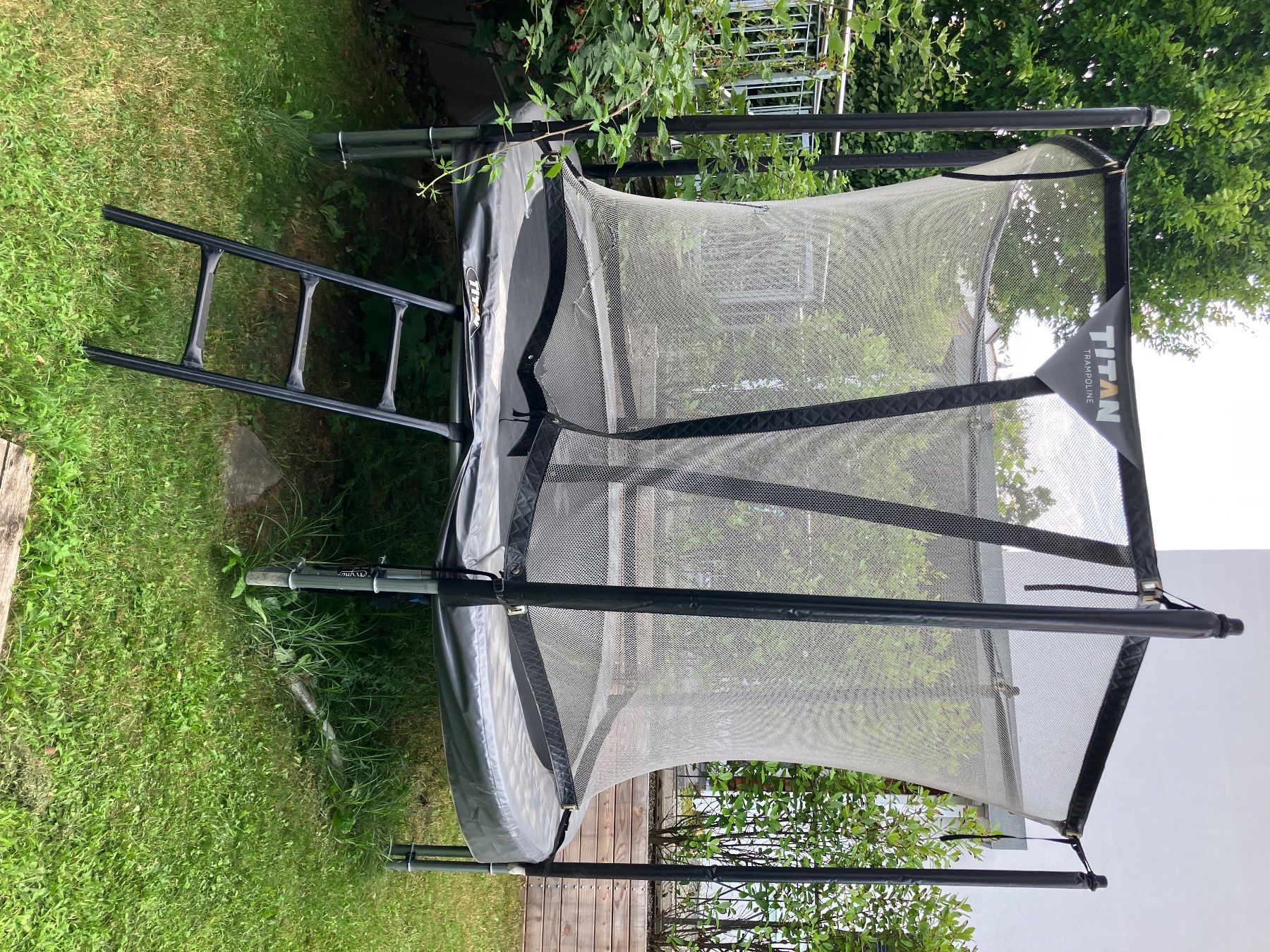 Trampoline: Trampolin TITAN inkl. Fangnetz – Gebraucht aus Bubikon von tokidoki 3