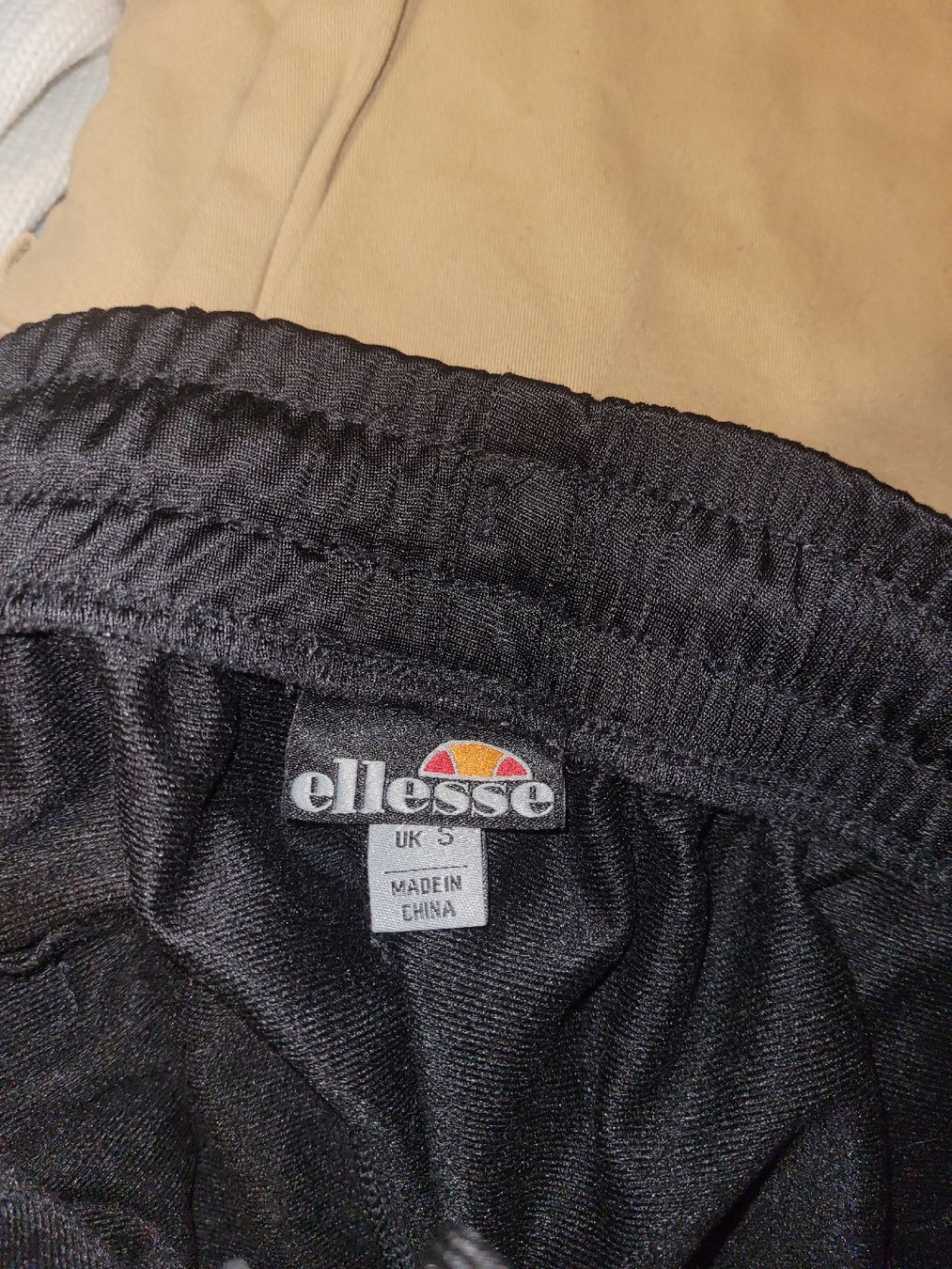 Ellesse Pantaloni: Ellesse Trainerhose – Usato da Brig venduto da RaZu39 2