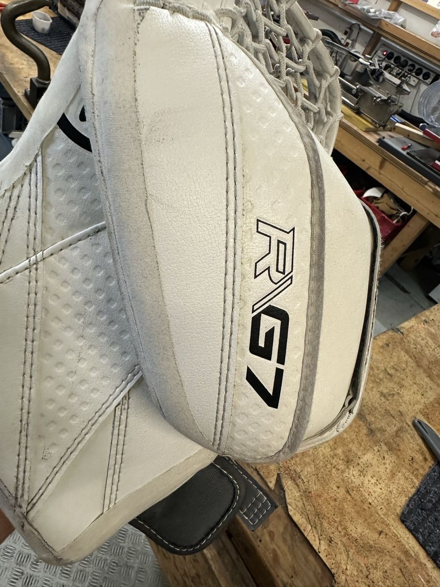 Guanti & manicotti: Guanto portiere hockey – Usato da Lamone venduto da lele-29 3