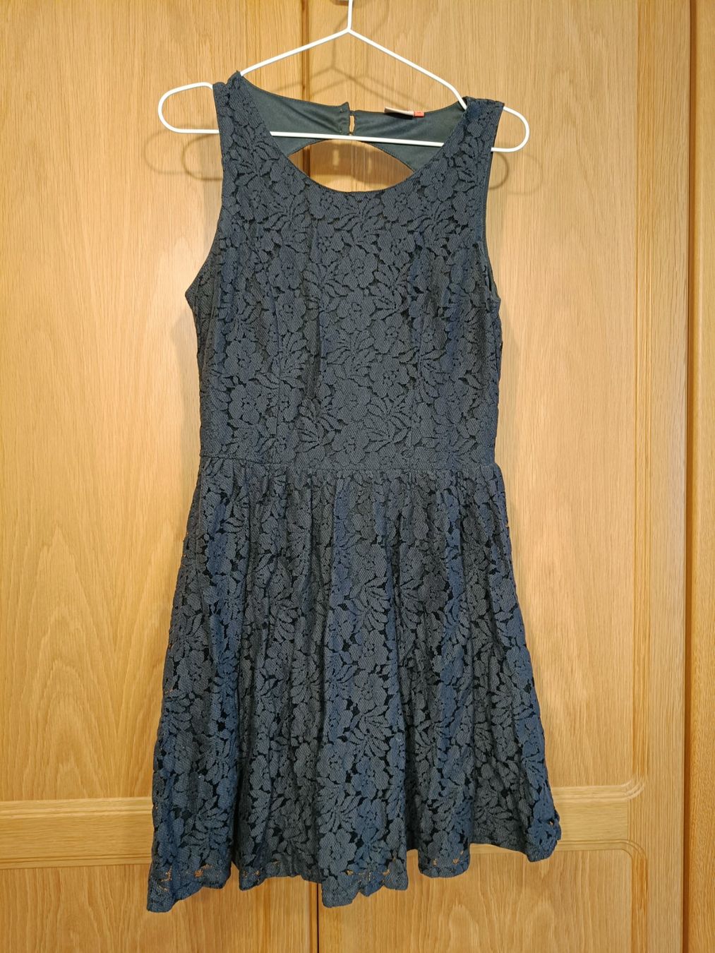 Only Vestiti: Schwarzes Kleid mit Spitze | Grösse 38 Only – Usato da Zürich venduto da Atelier.Second
