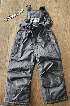 Schwarze Winterhose / Schneehose, Grösse 98, guter Zustand!