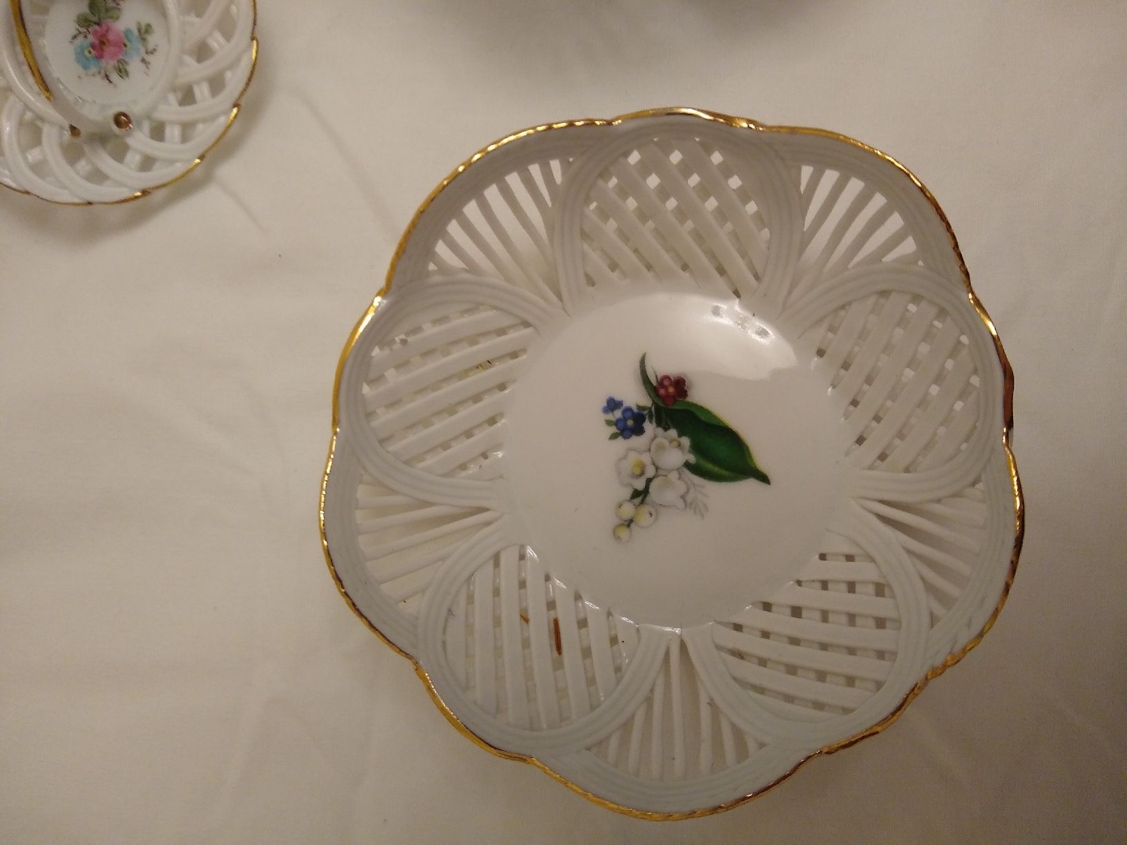 Set di piatti: 3 Porcelain Baskets, Hand Painted – Usato da Dübendorf venduto da LoRi-2026 4