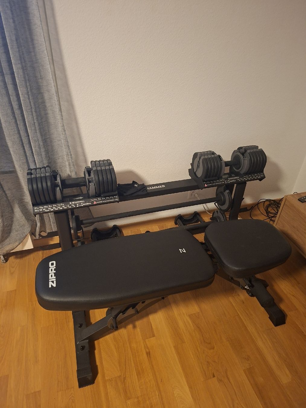 Bowflex Hometrainer: Home Gym Hammer + poids Bowflex  – Neu (gemäss Beschreibung) aus Genève von VintagePal