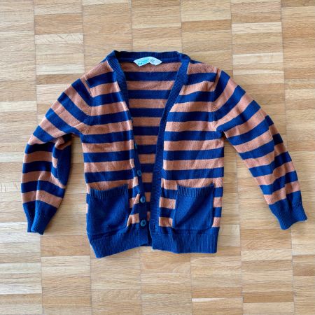 Schicker Jungen Strickcardigan / Strickjacke Gr. 110/116