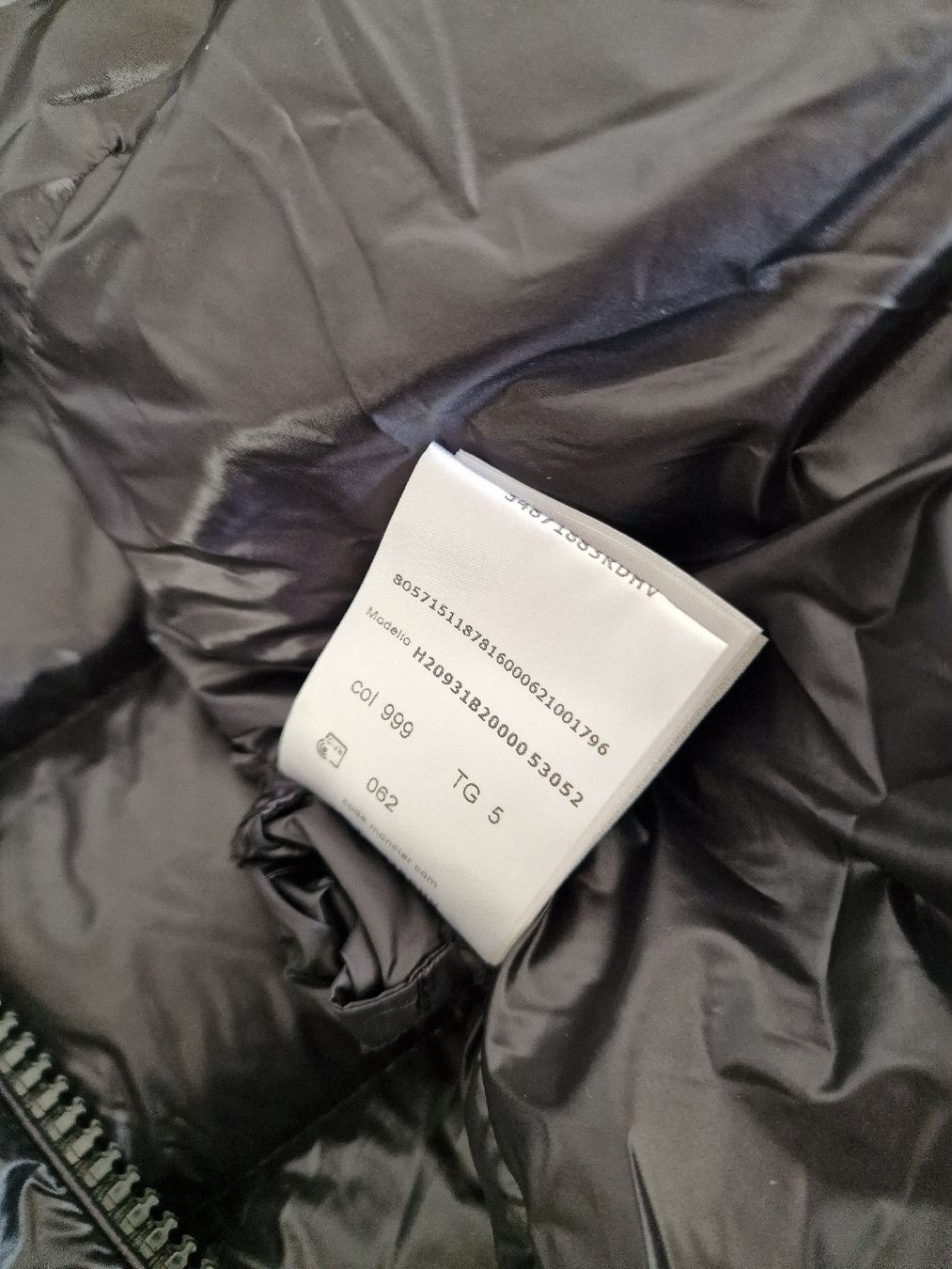 Moncler Jacken: Doudoune longue Moncler "Suyen" – Neu (gemäss Beschreibung) aus Yverdon-les-Bains von Scmps 9