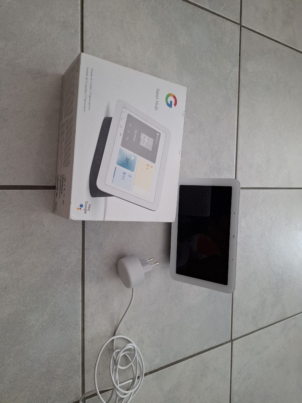 Hubs & Switches: google Nest hub 2 ème génération  – D'occasion à Fully par Taaat