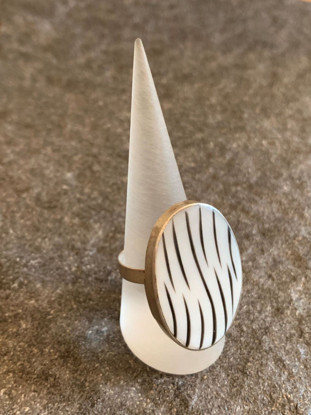 Anelli: Mega Perlmutt Ring Zebra Design - 800 Silber – Usato da Zürich venduto da uvu2 1