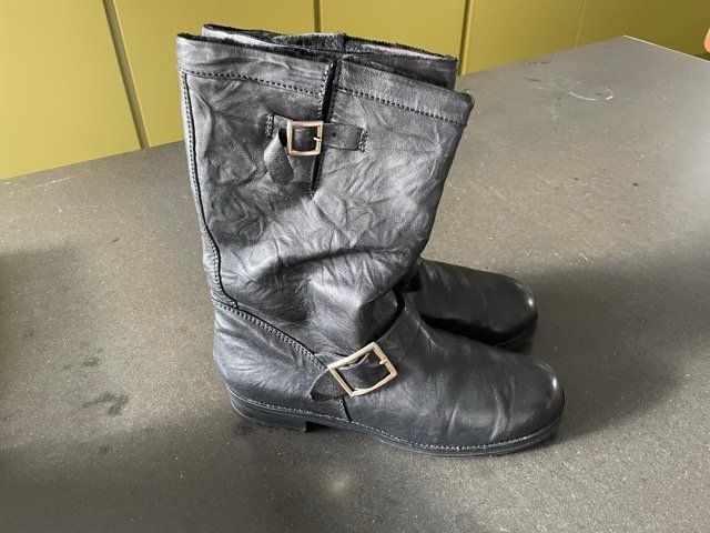 Jimmy Choo Scarpe da donna: Biker Boots Jimmy Choo – Usato da Gockhausen venduto da subbotnik