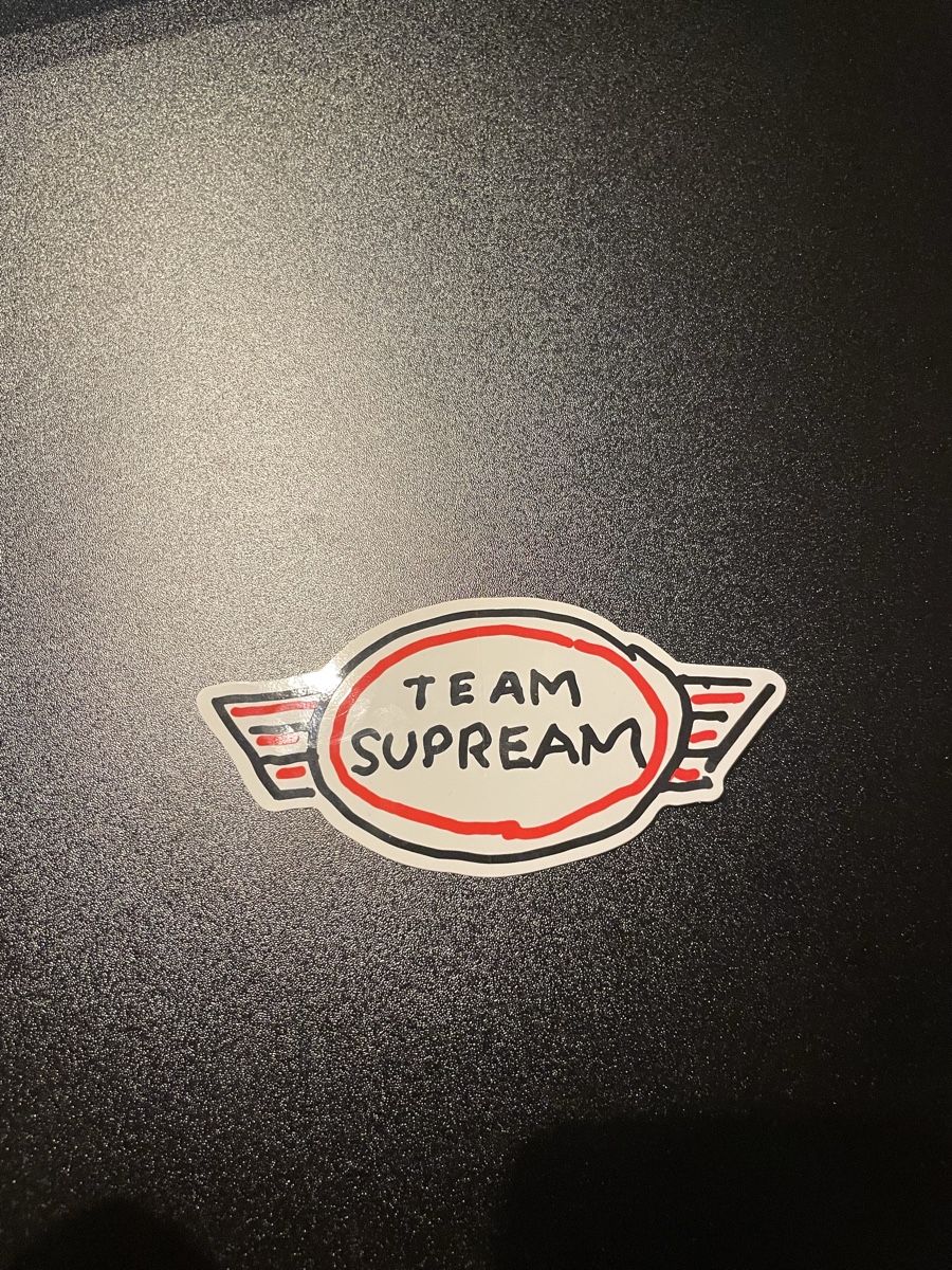 Sticker: Supreme "Team Supream" Sticker – Nuovo e nell'imballaggio originale da Nyon venduto da vallon_p38