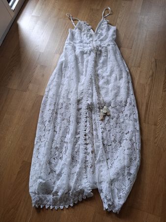 Weisses Sommerkleid mit Short Spitze, Grösse S/M Top Zus
