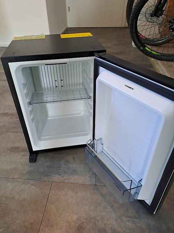 Frigoriferi: Dometic N30S1 Minibar Kühlschrank extrem leise – Nuovo (secondo la descrizione) da Stein AR venduto da CHZE 1