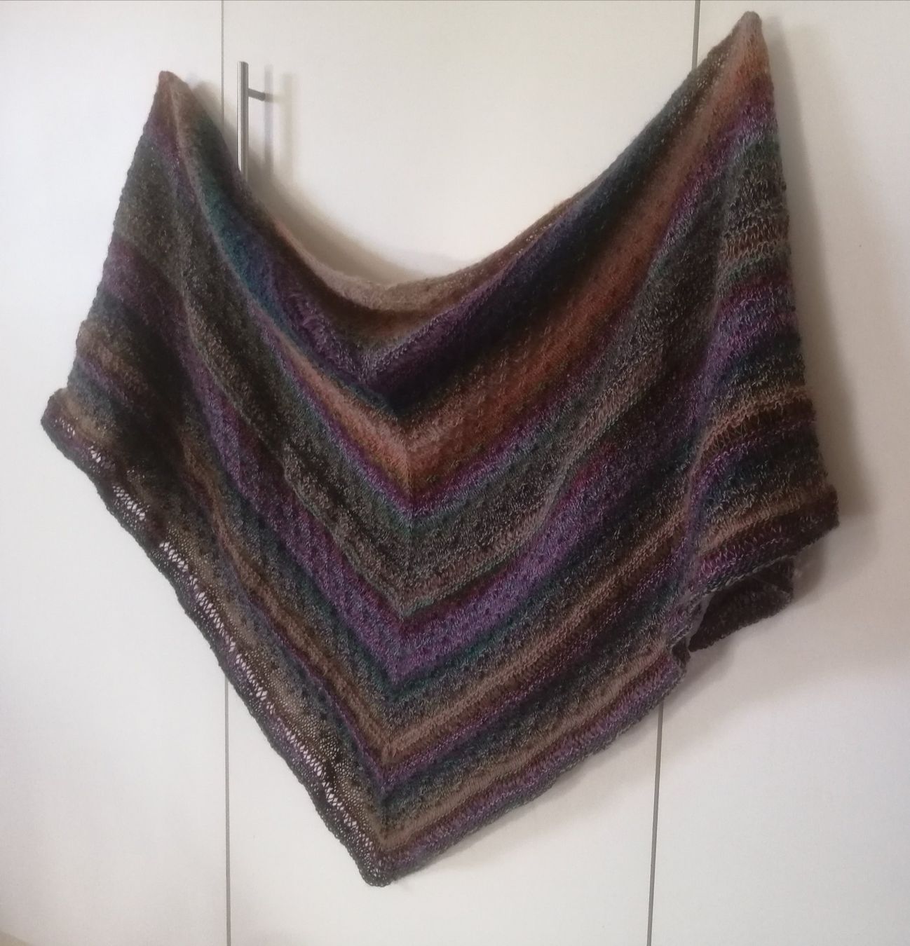 Foulard & Sciarpe: Schultertuch handgestrickt "Butterfly"   NEU – Nuovo (secondo la descrizione) da Langenthal venduto da Handstrick 4